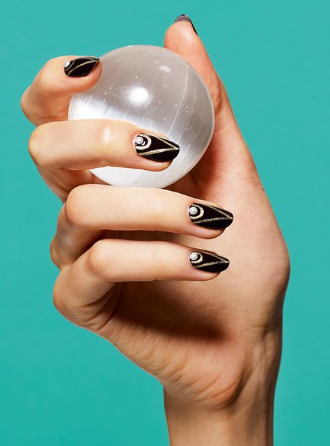 This nail trend is bonkers (but we kinda dig it). Black Nail Varnish, Hand Refrences, Horoscope Nail Art, Hand Study, Kunst Inspo, Leo Astrology, Susan Miller, Nails 2017, Hand Pose