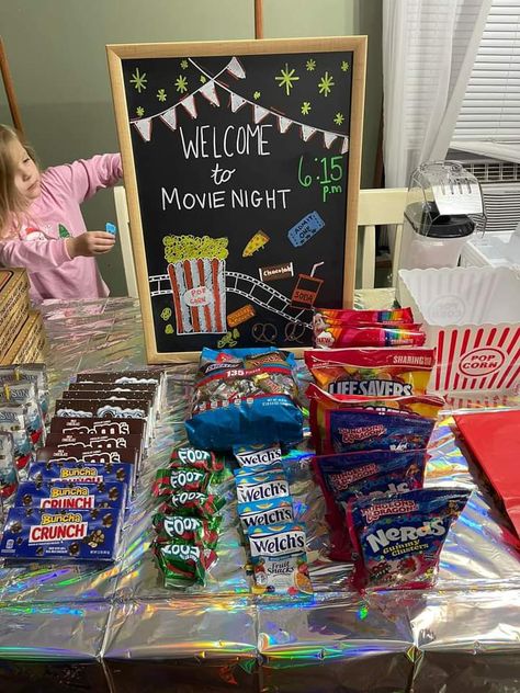 Family Movie Night Ideas Living Rooms, Indoor Movie Night Party, Movie Theatre Birthday Party, Indoor Movie Night, Lake Birthday Party, Holiday Party Crafts, Summer Movie Night, Movie Theme Birthday Party, Lake Birthday