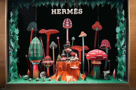 zim & zou have crafted a colorful paper universe for the window display of a new Hermès store in dubai at the mall of the emirates. Art Installations, Hermes Window, Paper Fox, Window Display Design, Sculpture Artist, Display Design, Retail Display, Paper Sculpture, Animal Crafts