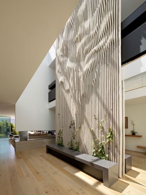 Skyhaus от Aidlin Darling Design Interior Garden, Aidlin Darling, Wood Partition, Parametric Design, Lobby Design, Partition Design, Partition Wall, Design Del Prodotto, Office Interiors