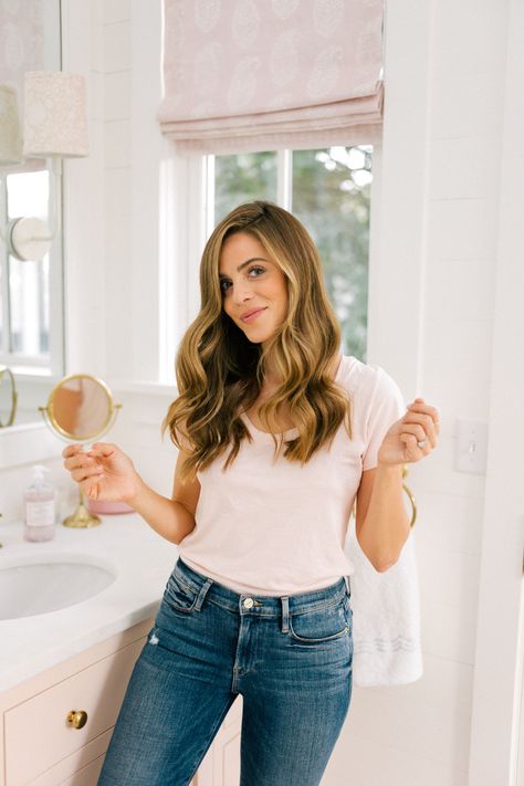 Julia Engel Hair, Julia Berolzheimer Hair, Girl Guide, Basic Girl, Julia Berolzheimer, Split Hair, Air Dry Hair, Hair Healthy, Gal Meets Glam