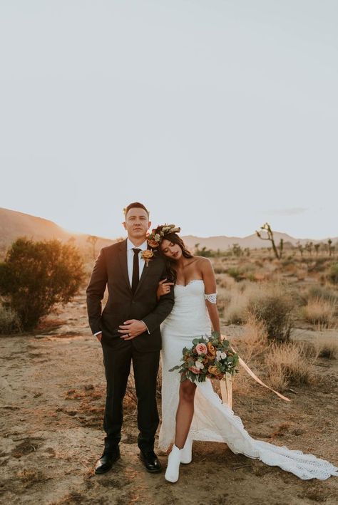 Elopement Groom Pose, Joshua Tree Elopement, Joshua Tree Wedding, Wedding Portrait Poses, California Elopement, Wedding Photos Poses, Desert Wedding, Photo Couple, Elopement Wedding