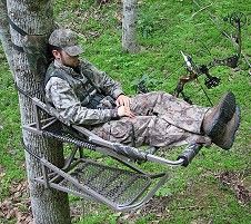 tree stand | ... tree stands feature the comfortable EasyGlideu2122 adjustable treestand Climbing Tree Stands, Tree Stand Hunting, Hunting Stands, Supraviețuire Camping, Bow Hunting Deer, Deer Hunting Gear, Whitetail Deer Hunting, Deer Hunting Tips, Quail Hunting