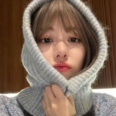 Forever My Girl, Sakura Miyawaki, Blue Flames, K Pop Music, These Girls, Japanese Girl, K Idols, Cute Icons, Instagram Update