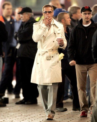 George Clooney Style, Mens Raincoat, Trench Coat Outfit, Burberry Trench, Burberry Trench Coat, Trench Coat Men, Men Street, Streetwear Men Outfits, Coat Outfits