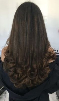 Curly At The End Hair, Confirmation Hairstyles Straight Hair, Straight Hair Bottom Curls, Straight Hair With Bottom Curls, Straight Hair Curls At End, Bottom Layers For Long Hair, Curls On The Ends Of Hair, Straight Hair And Curly Ends, Long Straight Hair With Curls At The End
