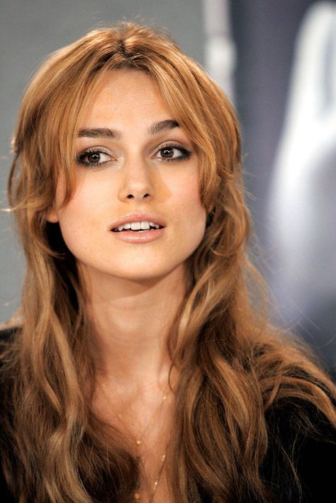 Keira Knightley in 2005. Kiara Knightly, Kira Knightly, Kira Knightley, Keira Knightley Hair, Celebrity Bobs Hairstyles, Kiera Knightley, Celebrity Bobs, Kiera Knightly, Celebrity Actress