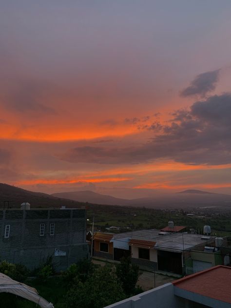 #mexican #mexico #sunset #jalisco #aesthetic #pueblo Mexican Town Aesthetic, San Luis Potosi Mexico Aesthetic, Summer In Mexico Aesthetic, Mexico Rancho Aesthetic, Jaripeo Aesthetic, Jalisco Aesthetic, Mexican Neighborhood, New Mexico Aesthetic, Ranch Lifestyle