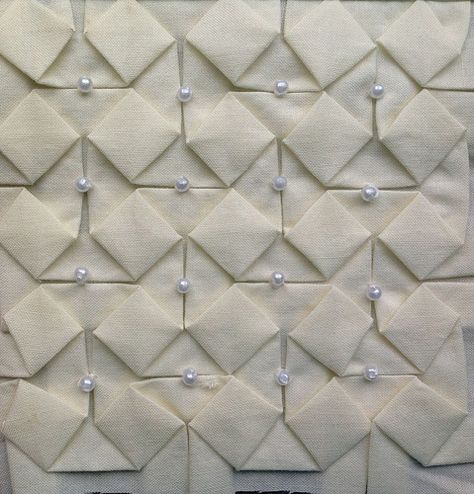 Fabric Origami Tutorial, Square Origami, Traditional Origami, Origami Quilt, 4 Patch Quilt, Origami Shapes, Textured Quilt, Fabric Folding, Tutorial Origami