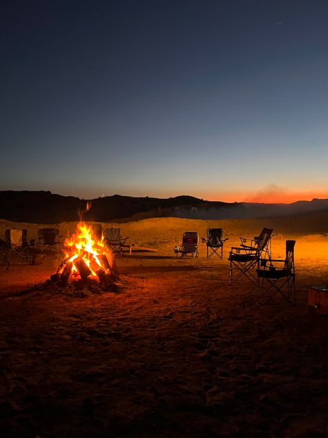 Orange Camping Aesthetic, Nature, Desert Party Aesthetic, Desert Festival Aesthetic, American Camp Aesthetic, Desert Camping Aesthetic, Desert Bonfire, Desert Night Aesthetic, Texan Aesthetic