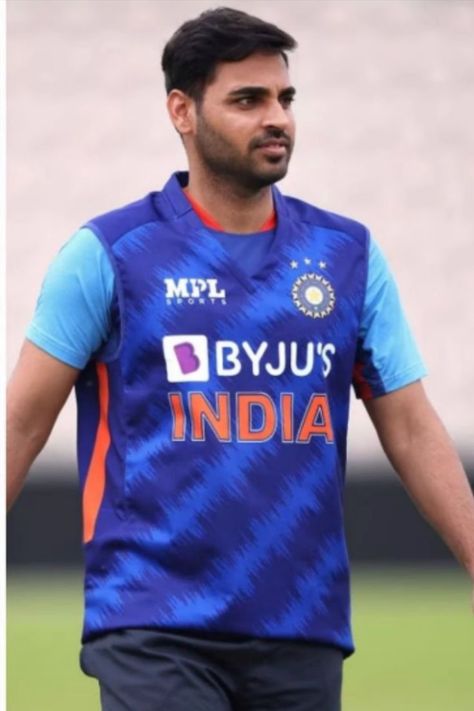 Young spinner Ravi Bishnoi was the only surprising exclusion from India's T20 World Cup squad, with the selectors picking Ravichandran Ashwin ahead of him. Avesh Khan, who had a dismal Asia Cup 2022 campaign, failed to make the cut. India, Fan, World Cup, Bhuvneshwar Kumar, India Team, Cricket In India, Asia Cup, Royal Challengers Bangalore, T20 World Cup