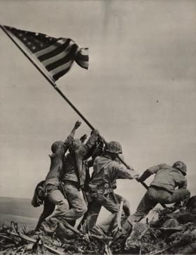 Iwo Jima Flag, John Bradley, Hi My Friend, Battle Of Iwo Jima, Iwo Jima, American Soldiers, Iconic Photos, Historical Events, Photo Archive