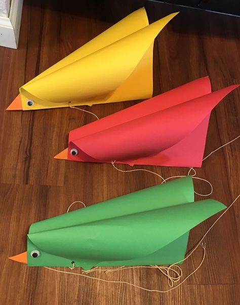 Diy Kites, Paper Tie, Diy Kite, Kites Craft, Bird Kite, Kites For Kids, Kite Making, Easy Bird, Color Lessons