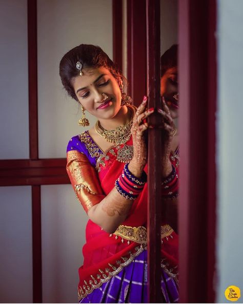 Prettiness ❤️ . Photo by @fifth_angle_studios  #bridesofhyderabad #bride #bridalinspiration #weddingideas #bridal #weddingphotography… विवाह की फोटोग्राफी की मु�द्राएं, Half Saree Function, Sisters Drawing, Indian Bride Poses, Bride Photos Poses, Engagement Photography Poses, Bridal Photography Poses, Indian Wedding Couple Photography, Half Sarees