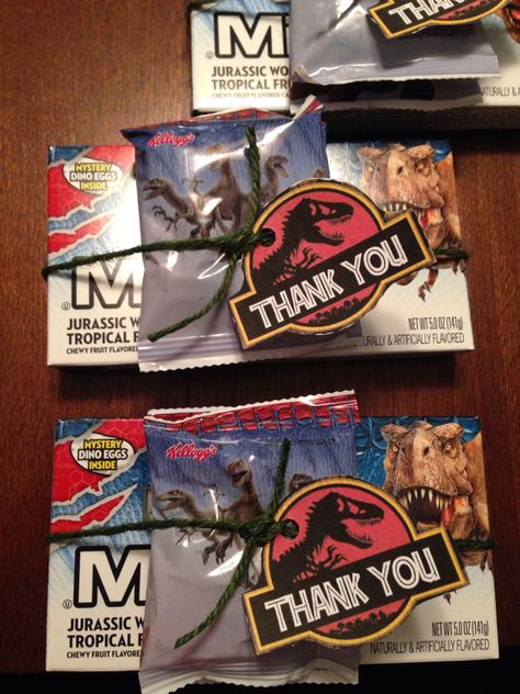 Party Favors. Jurassic World Mike & Ike + Fruit Snacks. Jurassic World Party Favors, Jurassic Park Party Favors, Jurassic World Party Ideas, Jurassic World Party, Jurassic Park Birthday Party, Jurassic Park Party, Jurassic Park Birthday, 5th Birthday Party Ideas, 9th Birthday Parties