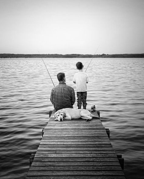 Sitting on the dock of the bay Gone Fishing, Photo Voyage, Lake Living, Texas Travel, Jolie Photo, Lake Life, Oh The Places Youll Go, Mans Best Friend, Belle Photo