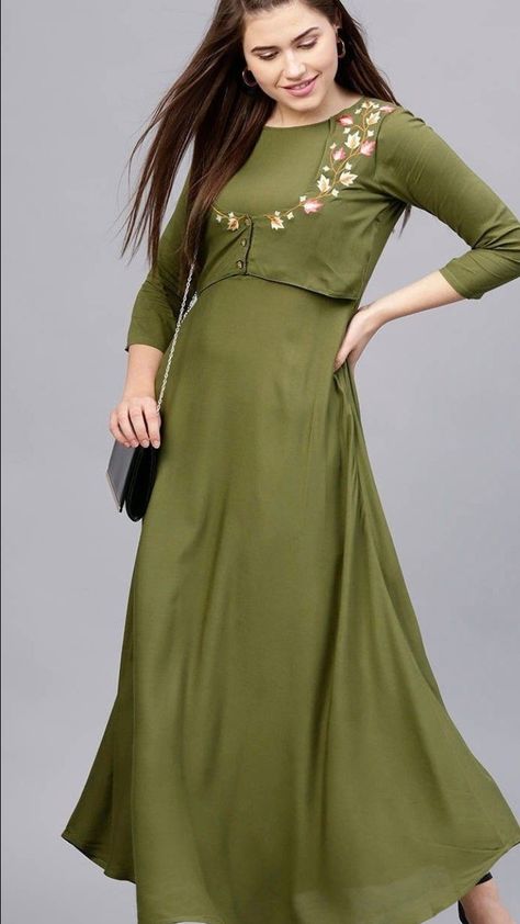 Beautiful Long Kurti with embroidered attached jacket. Coat Model Kurtis, Chifon Dress, Full Gown, Global Desi, Professional Outfits Women, Latest Dress Design, Long Kurti, Fancy Kurti, Womens Trendy Dresses