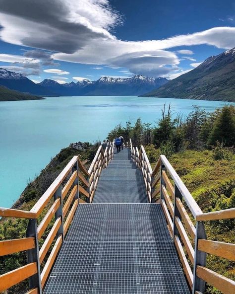 4,951 Me gusta, 48 comentarios - ViveArgentina (@viveargentinaok) en Instagram: "Glaciar Perito Moreno @gmuinelo ViveArgentina💙 #glaciar #glaciarperitomoreno #peritomoreno…" Ushuaia, Sur Argentino Patagonia, Perito Moreno Glacier, Argentina Culture, Visit Argentina, South American Countries, Argentina Travel, Boat Trip, Winter Getaway