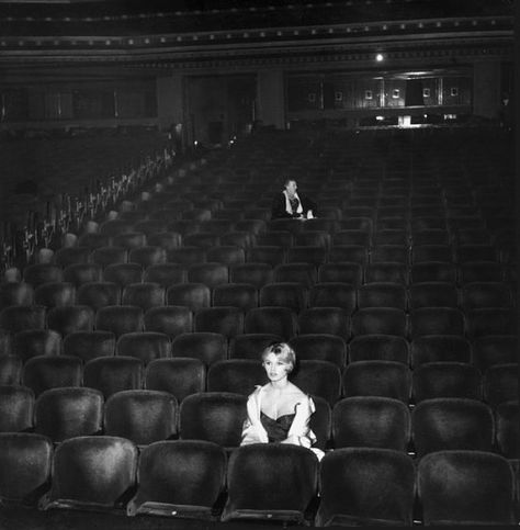 𝐋𝐄𝐕𝐈𝐒 𝐍 𝐂𝐎𝐅𝐅𝐄𝐄 on Instagram: “Brigitte Bardot in a nearly empty Paris movie theatre — 1960.  #brigittebardot #paris #60s #movietheater” Locarno, Cinema Architecture, Cinema Wallpaper, Ticket Cinema, Paris Movie, Cinema Box, Cinema Idea, Cinema Date, Rooftop Cinema