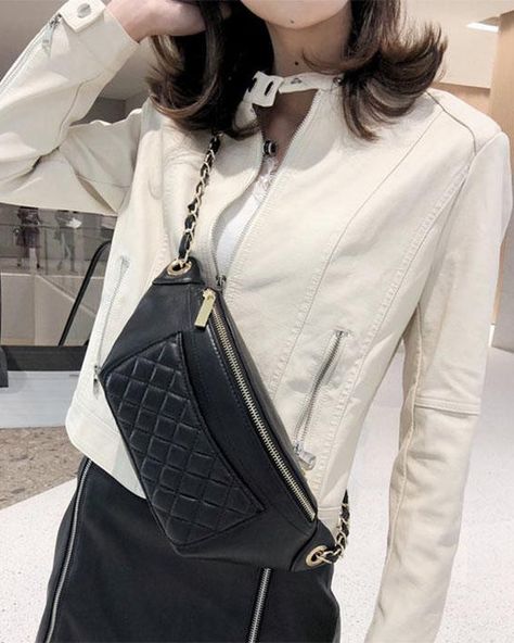 Lv Bags, Chanel Waist Bag Outfit, Waist Bag Outfit, Chanel Waist Bag, Chanel Belt Bag, Quilted Belt Bag, Chanel Mini Square, Tas Gucci, Street Style Bags