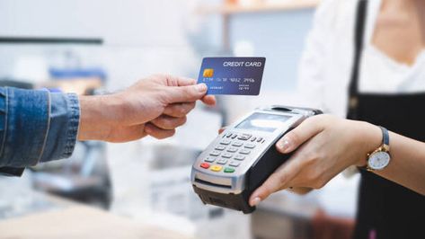 Contactless credit cards have circulated for years overseas and are finally becoming more common in the U.S. With any technology shift comes a myriad of questions: How do these cards work? Is the technology secure? Which banks issue contactless cards? Here’s our guide for everything you never kne Credit Card Fraud, Credit Card Online, Credit Card Payment, Credit Card Processing, Best Credit Cards, Mua Sắm, Good Credit, Market Research, Financial Services