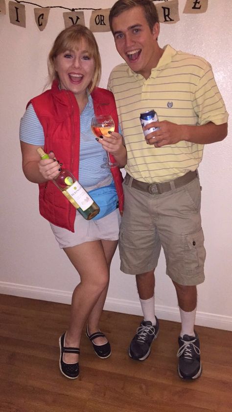 Wine mom and Dad jokes Halloween costume! Wine Mom Outfit, Spooky Fits, Country Homecoming, Mom Halloween Costume, Dad Costume, Dad Fits, Dad Outfits, Mom Halloween Costumes, Bluey Mom