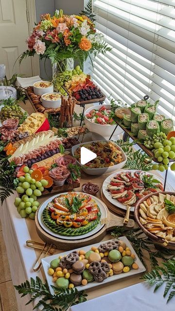 Food Catering Ideas Buffet Tables, Wedding Appetizer Table, Bridal Shower Food Brunch, Party Food Table Ideas, Engagement Party Recipes, Party Food Catering, Buffet Table Settings, Happy Hour Appetizers, Easter Buffet