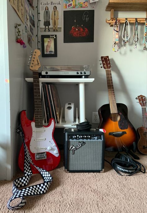 Guitar Placement In Bedroom, Musicians Room Aesthetic, Room Guitar Aesthetic, Room With Guitar On Wall, Bedroom With Music Studio, Guitarist Room Ideas, Room Ideas For Musicians, Bedroom With Instruments, Electric Guitar Room Aesthetic