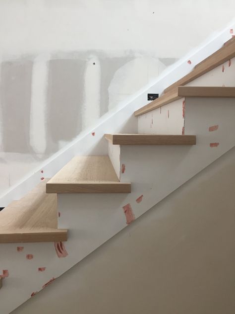 Vinyl Stair Nosing, Stairs Edge, Stairs Width, Vinyl Stairs, Types Of Stairs, Stairs Stringer, Stair Well, Oak Stairs, Tile Accessories