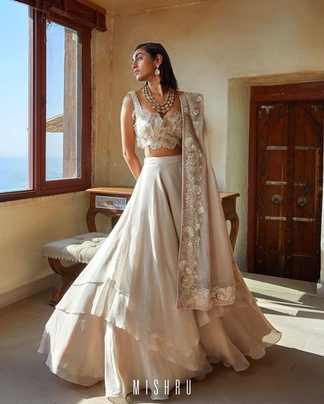 Engagement Lehenga Indian Simple, Layered Skirt Outfit, Organza Duppata, Simple Indian Suits, Casual Bridal Dress, Simple Lehenga, Organza Embroidery, Trendy Outfits Indian, Indian Wedding Gowns