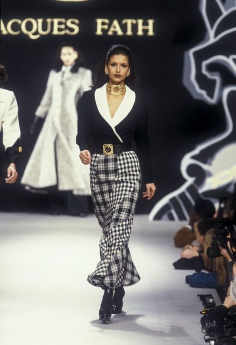 Haute Couture, Couture, 90s Fashion Runway, Nyota Uhura, 1980 Fashion, Jacques Fath, High Fashion Runway, 90s Runway Fashion, Vintage Runway