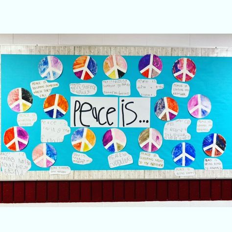 Peace Bulletin Board Ideas, Peace Bulletin Board, Remembrance Day Bulletin Board, California Activities, Remembrance Day Activities, Elementary Books, Winter Bulletin Boards, Fall Kindergarten, Quiet Corner