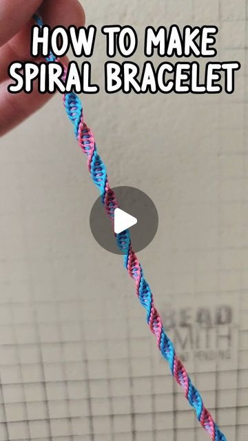 Elastic Friendship Bracelet, Floss Bracelets Patterns Tutorials, Yarn Friendship Bracelets Easy, Spiral Macrame Bracelet, Double Spiral Bracelet Tutorial, Spiral Friendship Bracelet Tutorial, How To Make Yarn Bracelets Step By Step, Homemade Bracelets Tutorial, Macrame Friendship Bracelets Tutorial