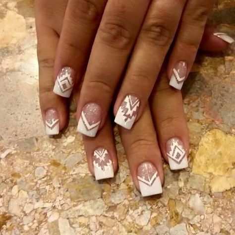 White v Rustic Nail Designs Wedding, Western Wedding Nail Ideas, Wedding Nails For Bride Western, Nail Ideas Country Concert, Wedding Nails Country, Western Nails Wedding, Western Nails For Prom, White Aztec Nails, Western Bride Nails