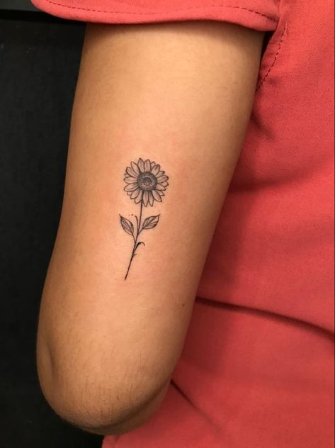 Subtle Sunflower Tattoo, Sunflower Tattoo Inner Bicep, Cute Small Sunflower Tattoos, Ukraine Sunflower Tattoo, Tiny Tattoo Sunflower, Pretty Sunflower Tattoo, Tattoo Sunflower Small, Small Tattoo Sunflower, Sunflower Mini Tattoo