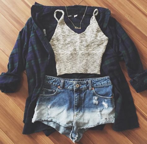 Bonfire outfit Party Outfit Summer, Bonfire Outfit, Current Aesthetic, Trendy Party Outfits, Mode Grunge, Summer Party Outfit, Neue Outfits, Mein Style, Summer Fits