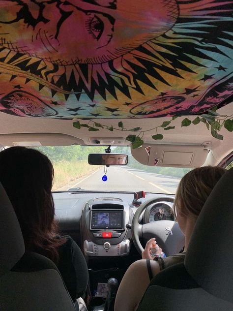 Tapestry In Car Roof, Tapestry Car Roof, Car Tapestry Ceiling, Tapestry In Car, Car Ceiling Ideas, Car Ceiling Decor, Car Roof Decoration, Car With Stickers, Car Ceiling Decoration