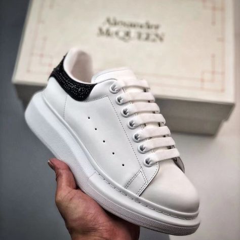 Women's shoes Alexander McQueen Sneakers Alexander Mcqueen, Mcqueen Shoes, Mcqueen Sneakers, Alexander Mcqueen Sneakers, Alexander Mcqueen Shoes, Couple Shoes, Off White Shoes, Sneakers Addict, Greek Fashion