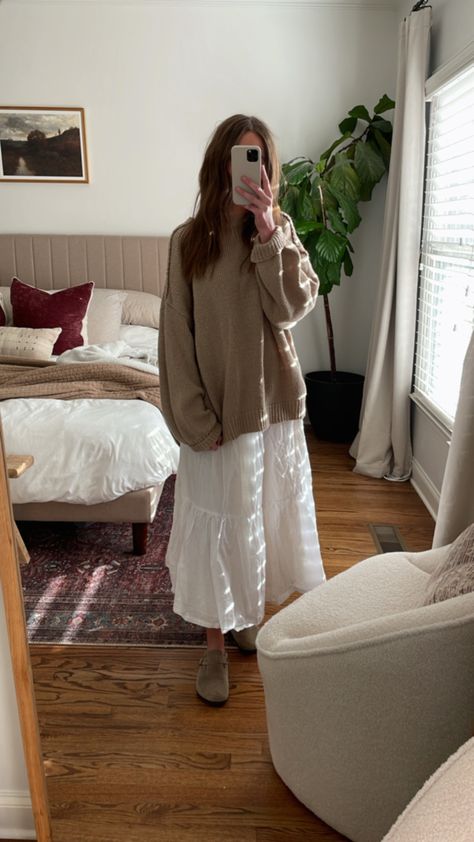 Neutral Long Skirt Outfits, Gauze Skirt Outfit, Vermont Clothing Style, Modest Boho Dresses, Cottagecore Hiking Outfit, Flowy Fashion Aesthetic, Cozy Professional Outfit, Flowy Skirt With Sweater, How To Style Long Dresses