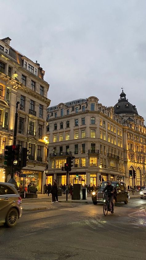 Cars, London, Paris, Busy City, City Street, At Night