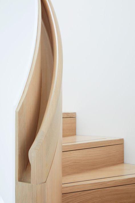 Timber Handrail, Timber Stair, Wooden Staircase, Wood Handrail, Wabi Sabi Interior, Staircase Handrail, Interior Staircase, Wood Steps, Stair Detail