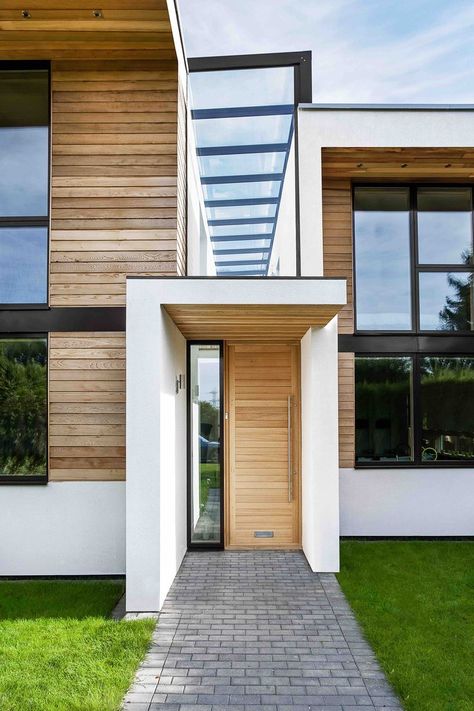 This Home Is the Stuff Modern Dreams Are Made of | Dwell Entrance Roof, Minimalist Entryway, Flat Roof House, Casa Exterior, Roof Architecture, House Extensions, Flat Roof, Roof Design, House Entrance