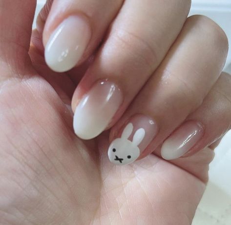 Nail Inspo Rhinestones Simple, Korean Nails Almond Shape, Kawaii Nails Almond, Neutral Aesthetic Nails, Asian Nails Short, Kawaii Nail Ideas, Korean Summer Nails, Nail Art Cats, Pompompurin Nails