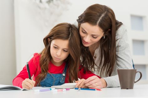 A tool used by speech therapists and teachers can be helpful for parents working with their children at home on writing assignments. Home Tutors, Back To School Hacks, Healthy Goals, Education Quotes For Teachers, Education Motivation, Education Kindergarten, Math Videos, Student Motivation, Education English
