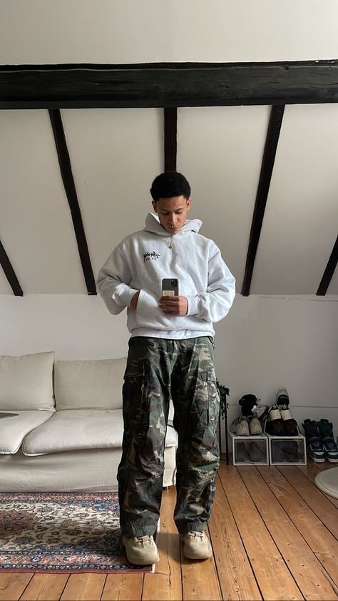 Camouflage Shorts Men Outfit, Aesthetic Outfits Men Streetwear, Camouflage Outfits Men, Cargo Shorts Outfits Men, Cargo Fits Men, Camp Cargo Pants Outfit, Cargo Streetwear Outfit, Uk Mens Fashion Streetwear, Fall Streetwear Outfits Men