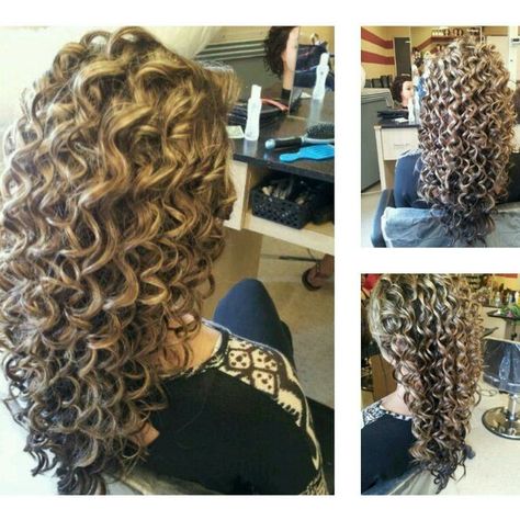 Long Hair Perm Before And After, Small Curls For Long Hair, Easy Way To Curl Hair, Spiral Perm Long Hair, Perm Curls, Long Hair Perm, Curly Perm, Spiral Perm, Perm Hair Styles