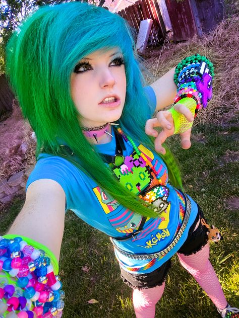 blue and green emo scene hair Scene Emo Fashion, Emo Scene Aesthetic, Emo Scene Fashion, Scene Outfit, 2000s Scene, Estilo Emo, Scene Aesthetic, Scene Core, Scene Girl