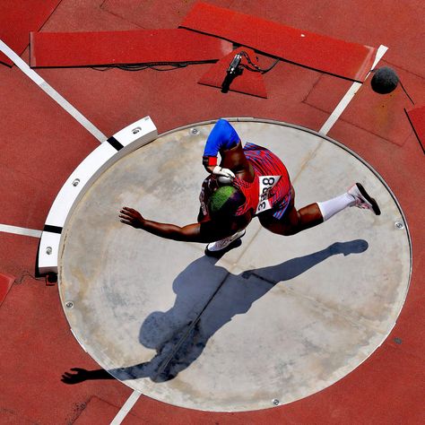 Track And Field Medals, Shot Put Aesthetic, Track Motivation, Track Szn, Track Photography, Fields Medal, Track And Field Sports, Tokyo Summer, Field Aesthetic