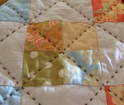 Hand Quilting-- I love to hand quilt and was impressed with these beautiful stitches Patchwork, Couture, Hand Quilting Designs, Sew Crafts, Hand Quilting Patterns, Quilt Big, Bead Inspiration, Creative Genius, Sewing Stitches