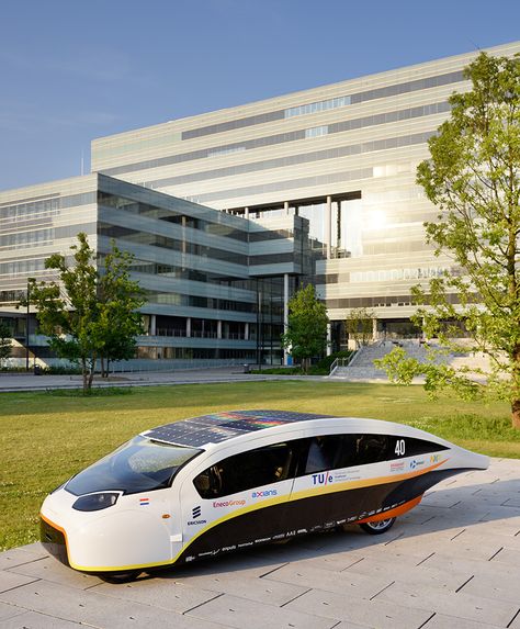 meet stella vie: the family car that runs entirely on solar power Cheap Solar Panels, Solar Powered Cars, Solar Power Charger, Solar Battery Charger, Cheap Solar, Solar Car, Energy Efficient Windows, Solar Power Diy, Solar Energy Panels